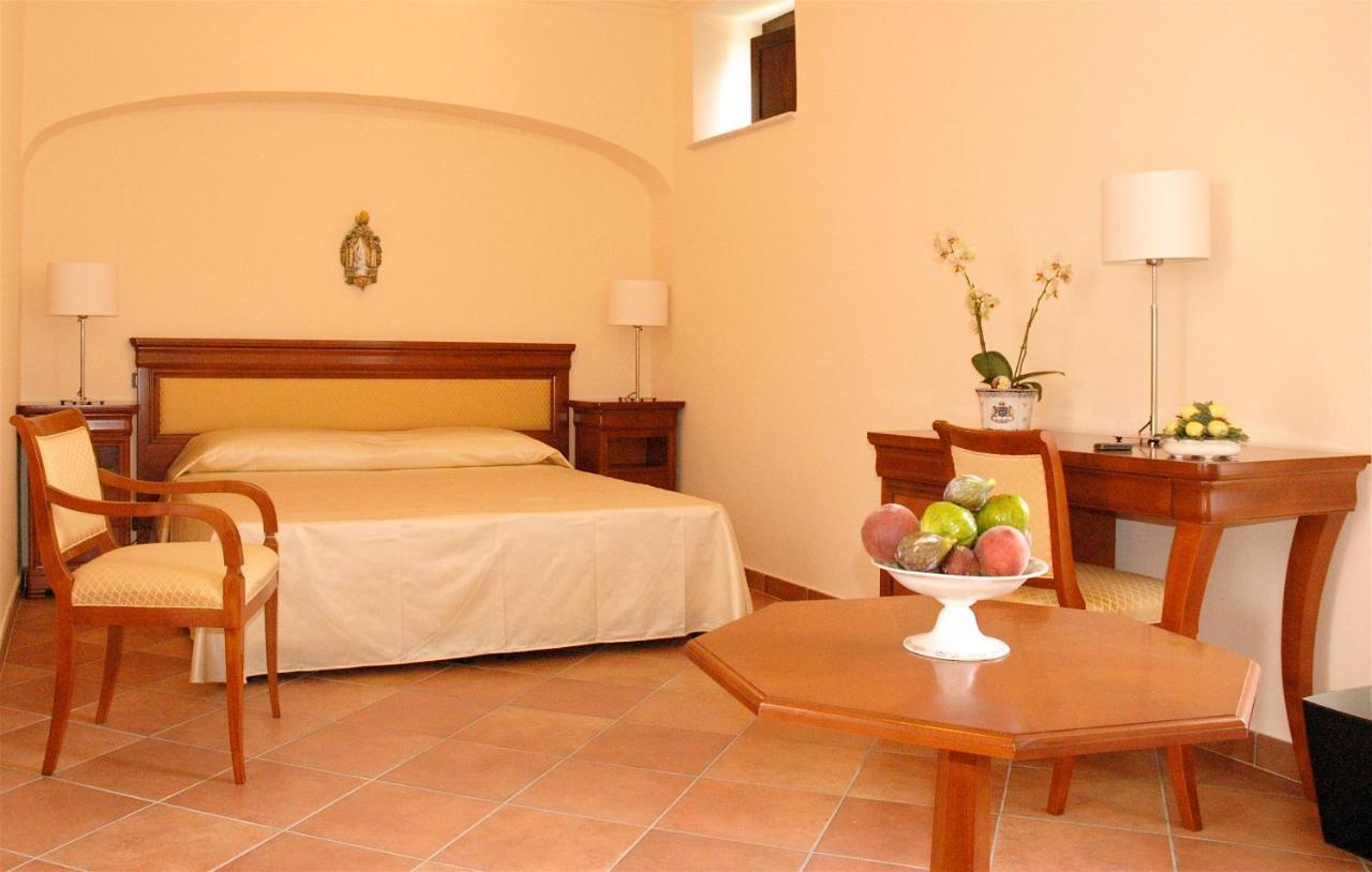 Hôtel L' Antico Cortile à Caserte Extérieur photo